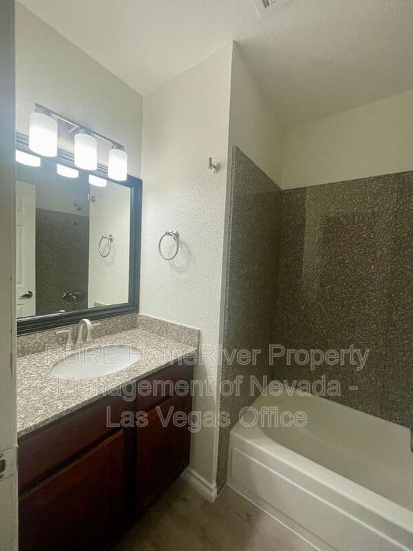 Las Vegas Condo: 5206 River Glen Dr