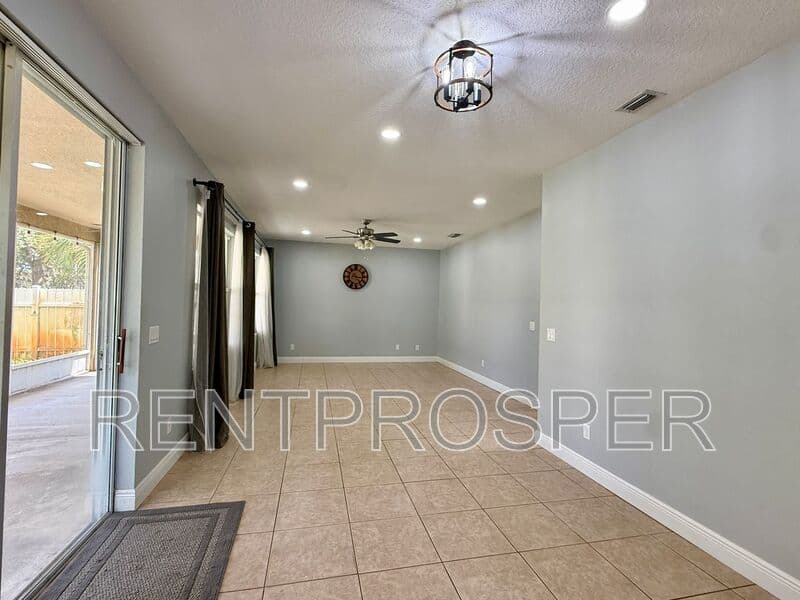 Melbourne House: 4205 Canby Dr