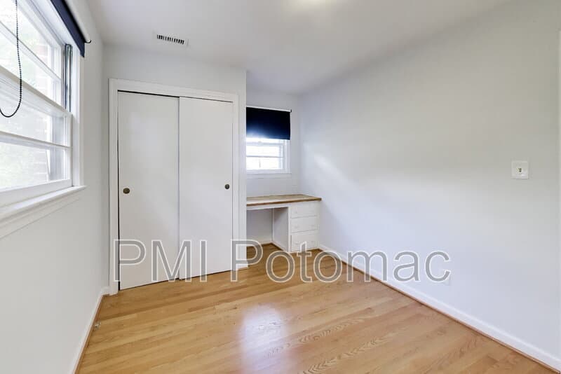 Silver Spring House: 11714 College View Drive