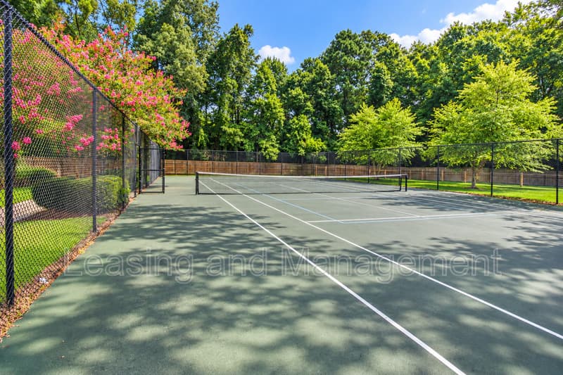 Charleston Townhome: 2494 Etiwan Avenue