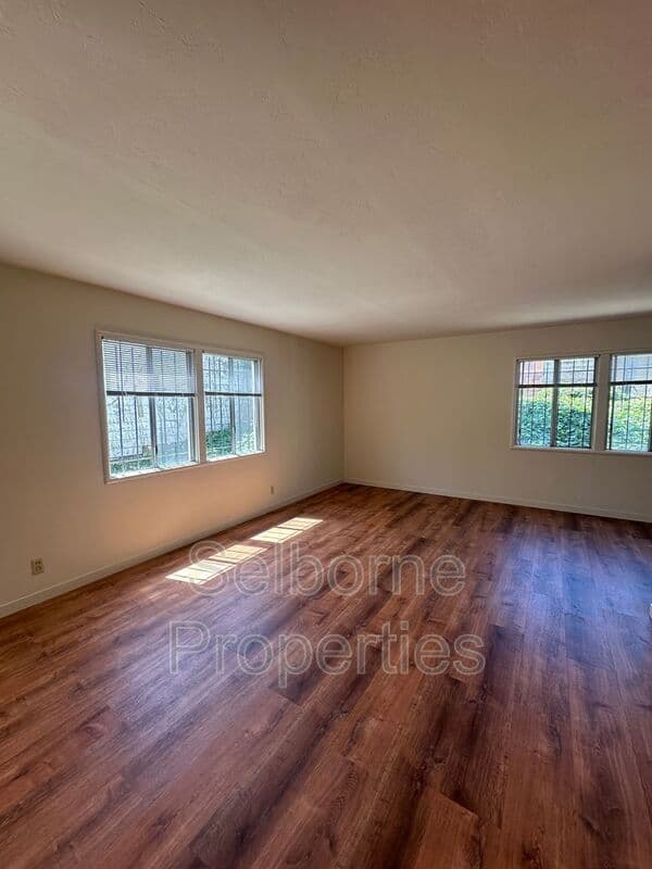 Oakland House: 1945 East 29th Street