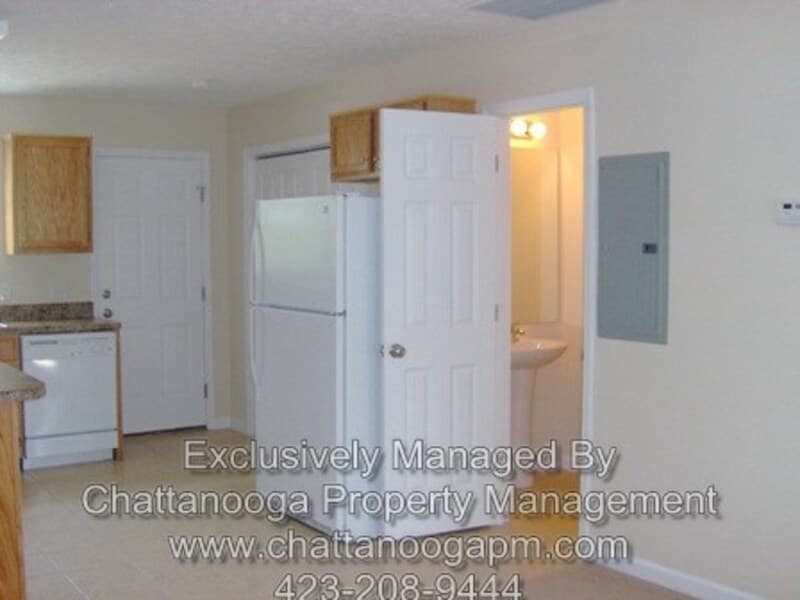 La Fayette Condo: 202B S Flora St