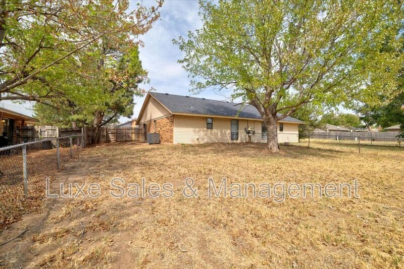 Oklahoma City House: 8302 NW 8th Street