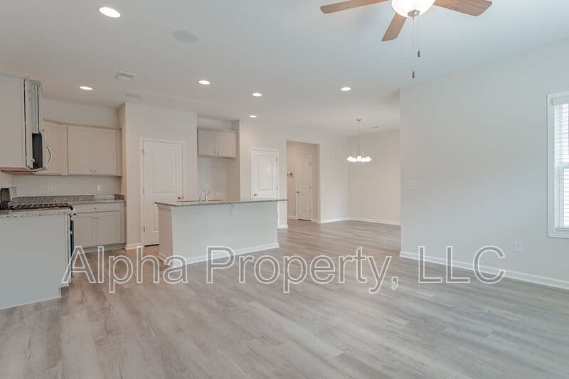 Greer Townhome: 8 Sabine Leaf Ct