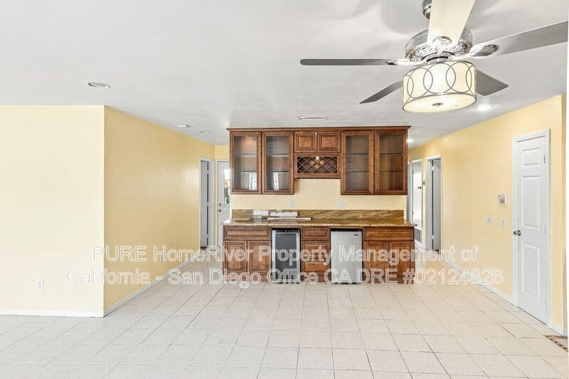 Spring Valley House: 640 Felicita Ave