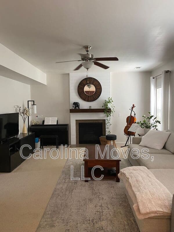 Greenville House: 204 Barbours Lane