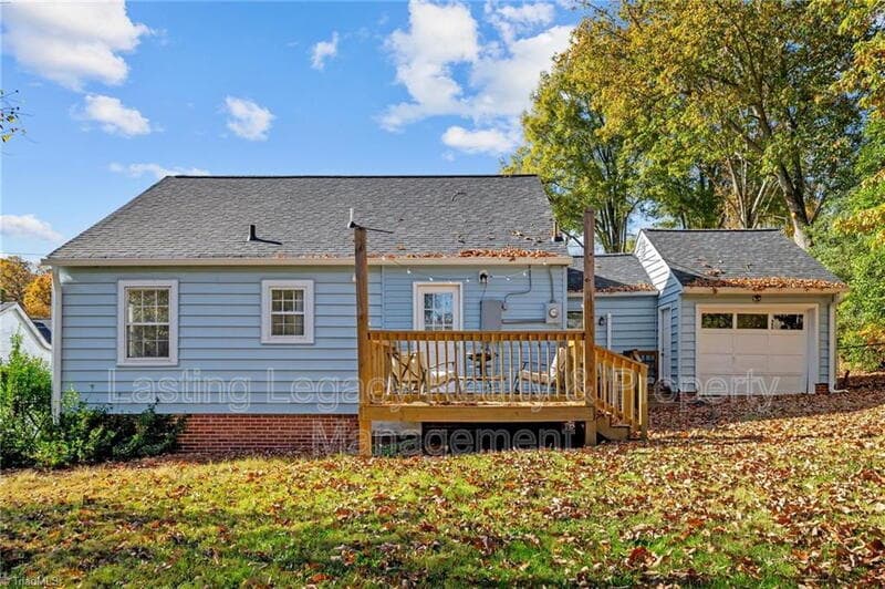 Winston-Salem House: 156 Rosedale Circle
