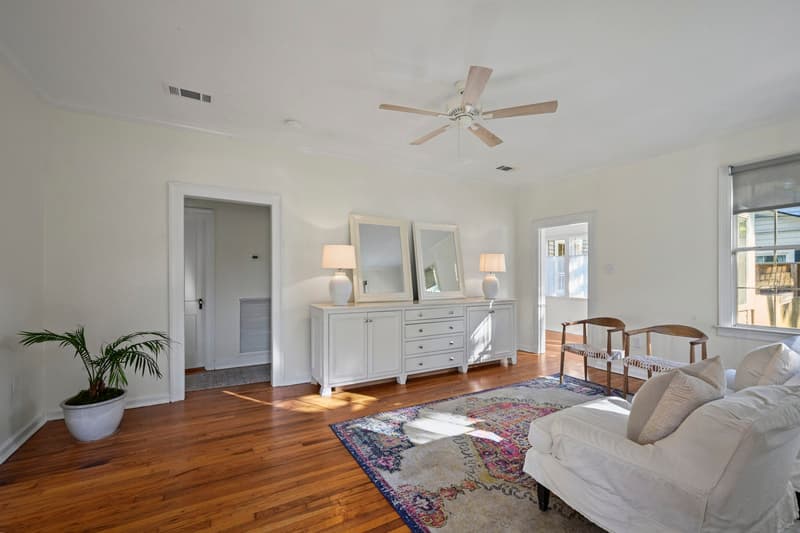 Baton Rouge House: 2151 Hollydale Avenue