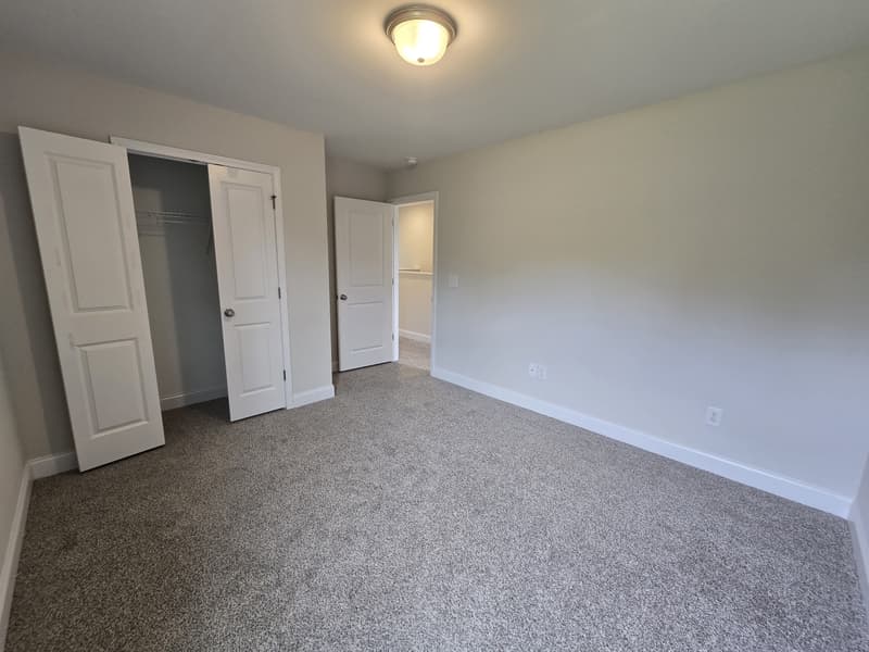 Smithfield House: 463 Jackson Pond Drive
