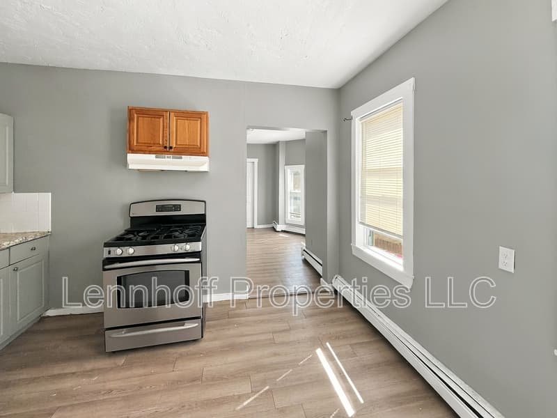 Lowell Condo: 142 Jewett Street - 3