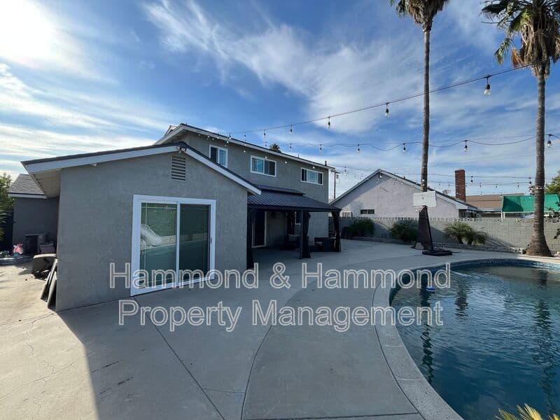 Granada Hills House: 10436 Amestoy Ave.