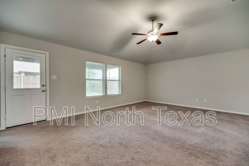 Celina House: 4544 Hemingway Ave