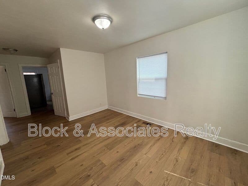 Durham House: 1111 South Street B