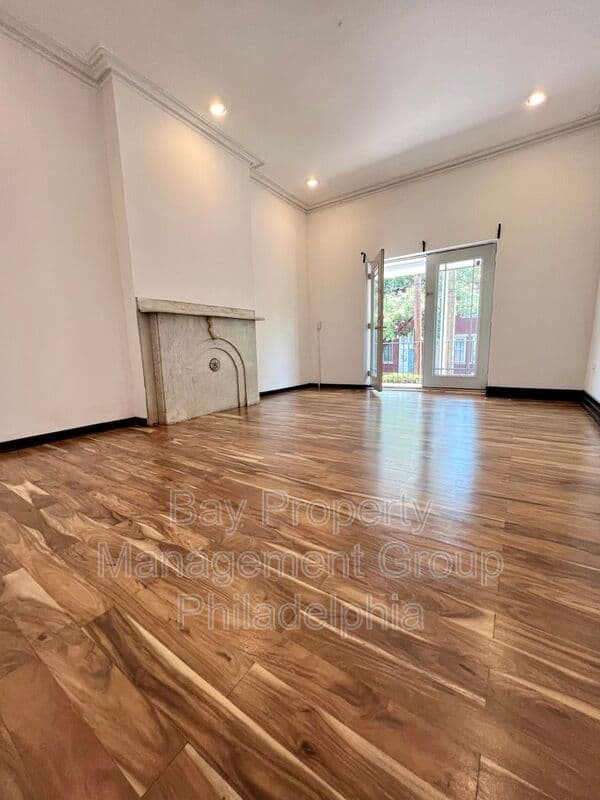 Philadelphia House: 412 N 32nd St
