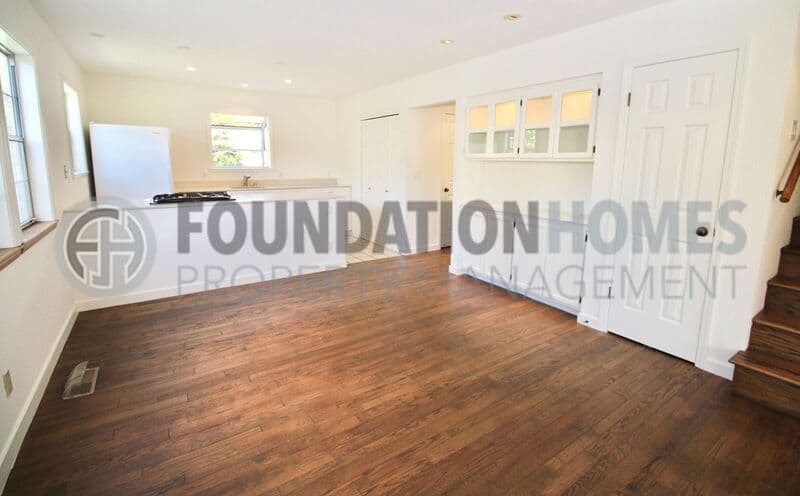 Mill Valley House: 813 Miller Ave