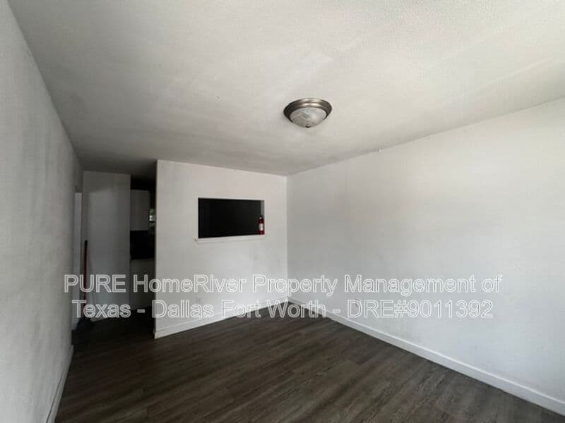 Dallas Apartment: 2223 JB Jackson Jr Blvd