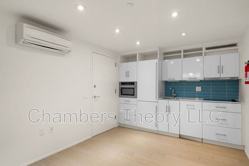 Washington Condo: 2422 17th St