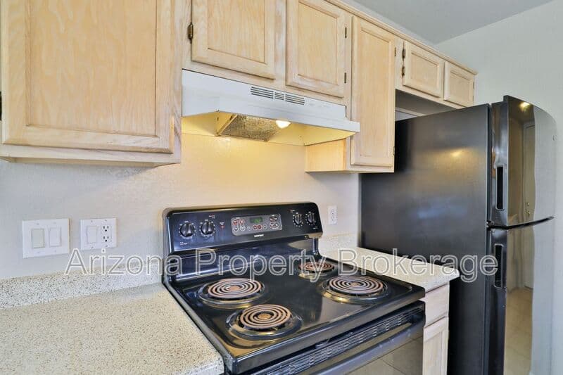 Glendale House: 3622 W. Wagoner Rd.