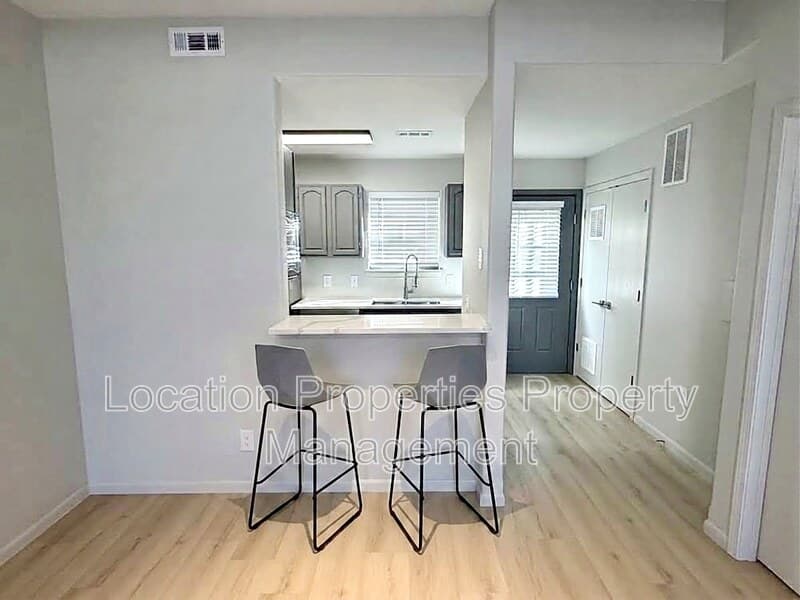 Lawrence Condo: 2201 Westdale Road - A3