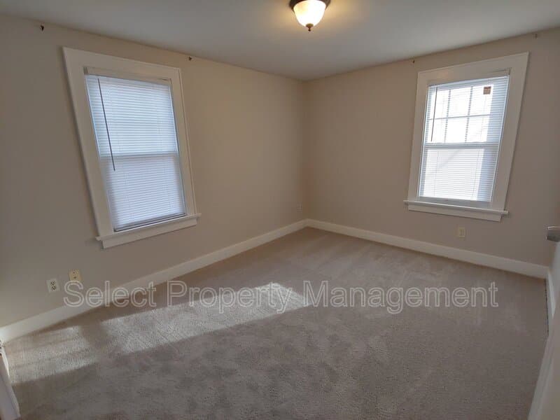 Fort Wayne House: 1321 Clara Ave