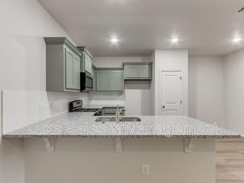 El Reno House: 1515 Pavy Parkway