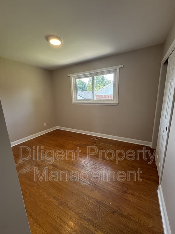 Peterborough House: 1209 Trentway Vista