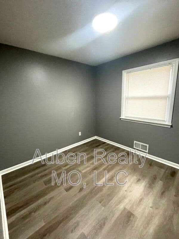 Kansas City Condo: 3143 Puckett Rd