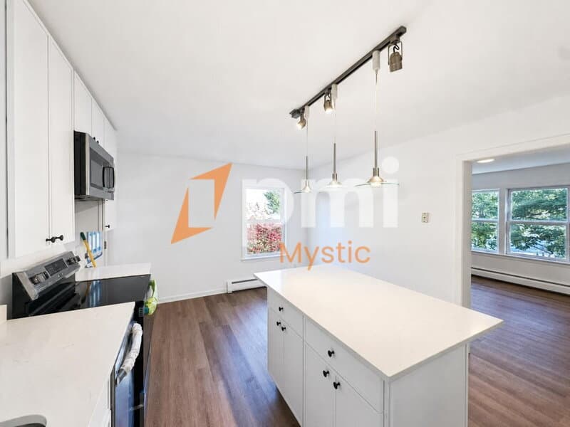 Mystic House: 106 Deerfield Ridge Dr