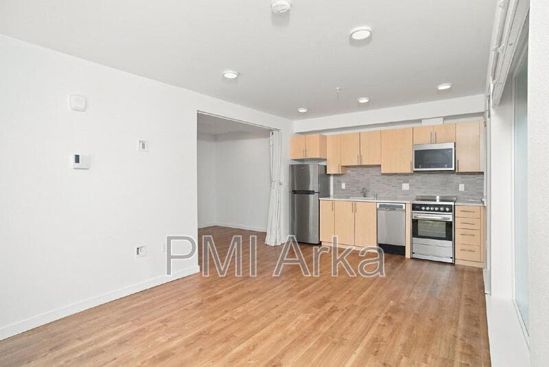 Seattle Condo: 750 11th Ave E
