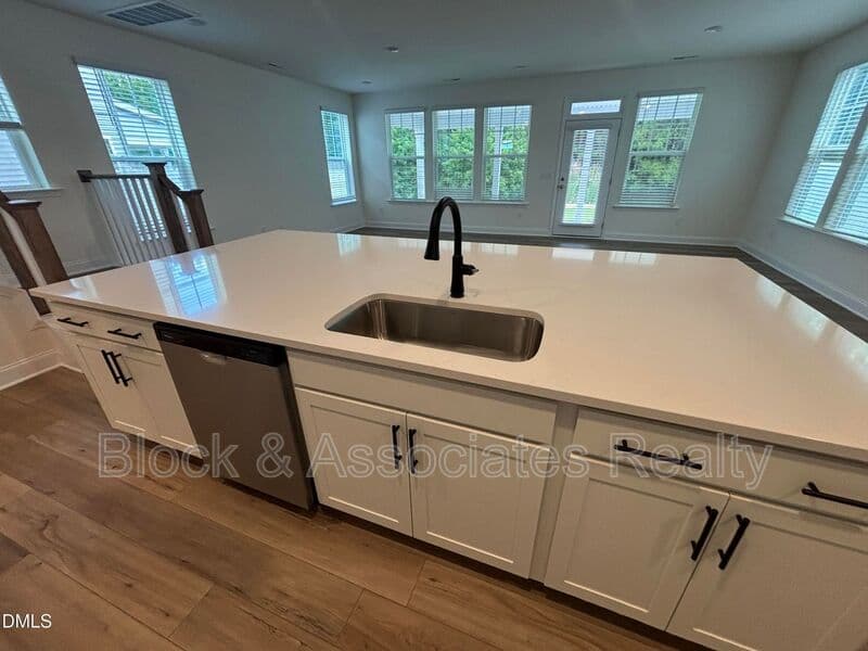 Raleigh House: 5128 Ranger Grove Way