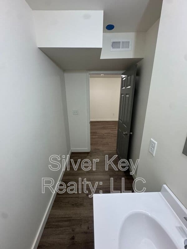 Athens House: 1603 Hutsell Drive