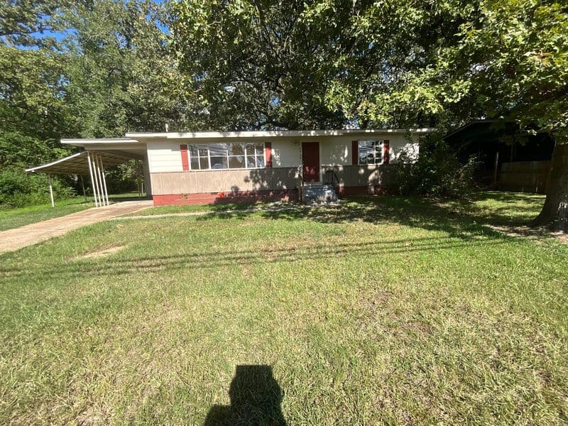 Jackson House: 2862 Oak Forest Drive