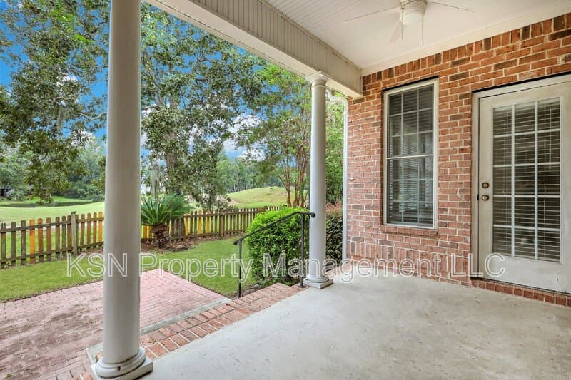 Savannah House: 5 Southernwood Place