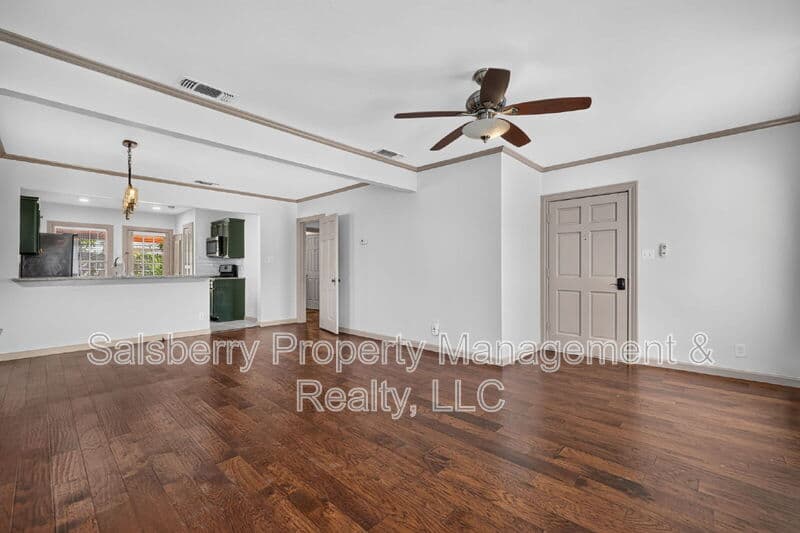 Fort Worth House: 3824 Collinwood Avenue