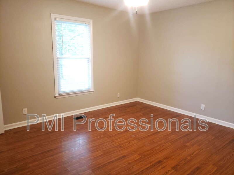 Murfreesboro House: 218 Beechwood Cir