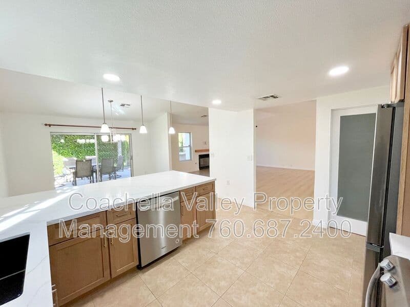 Palm Springs House: 372 W Dominguez Rd
