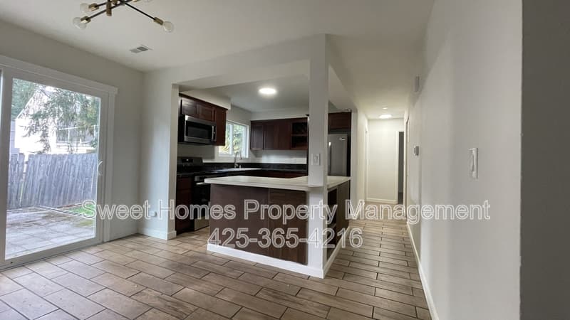 Covington House: 26415 Timberlane Dr SE