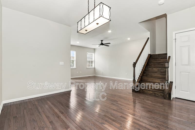 Hamilton Townhome: 9 Flagger Lane