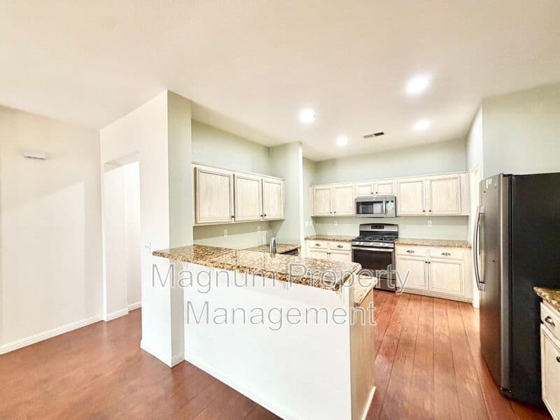 Menifee House: 33205 Gypsum St