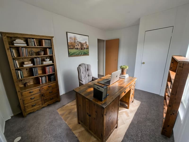 Alvin Condo: 775 Steele Rd, #01