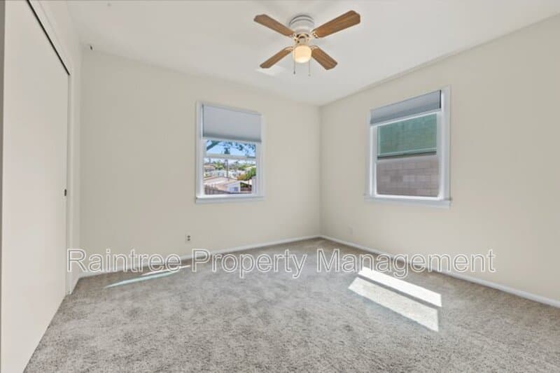 Solana Beach Condo: 146 N Cedros Ave