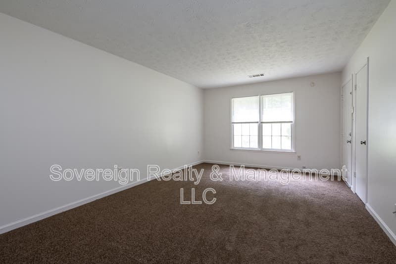 Jonesboro House: 8165 Magnolia Dr