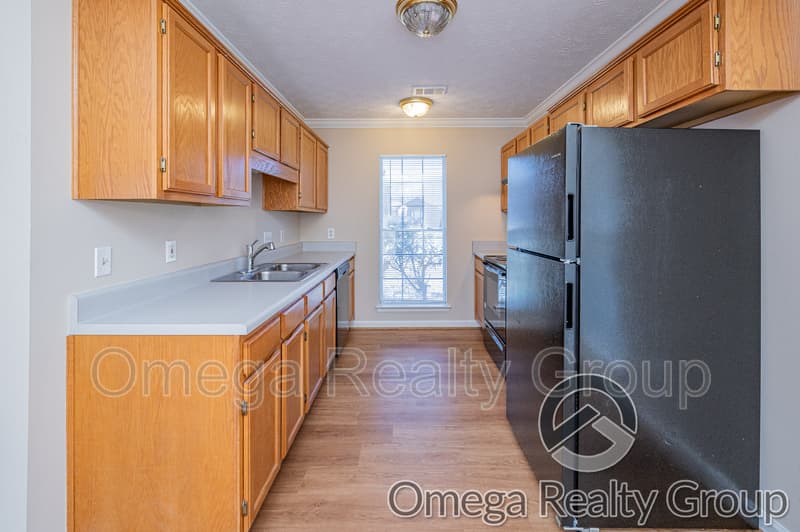 Montgomery House: 924 Eastern Oaks Dr