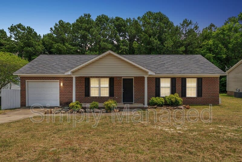 Fayetteville House: 2033 Ashton Road
