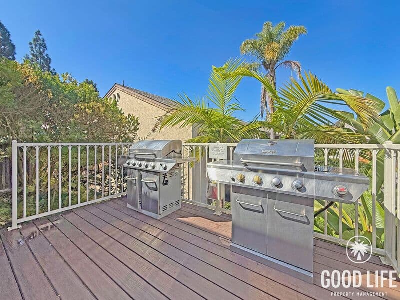 La Jolla Condo: 8512 Via Mallorca