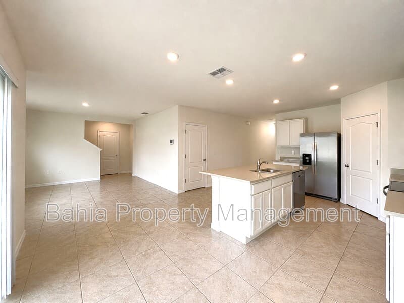 Haines City House: 869 Ambleside Dr