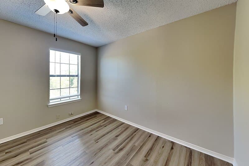 Rowlett House: 6700 Alissa Dr