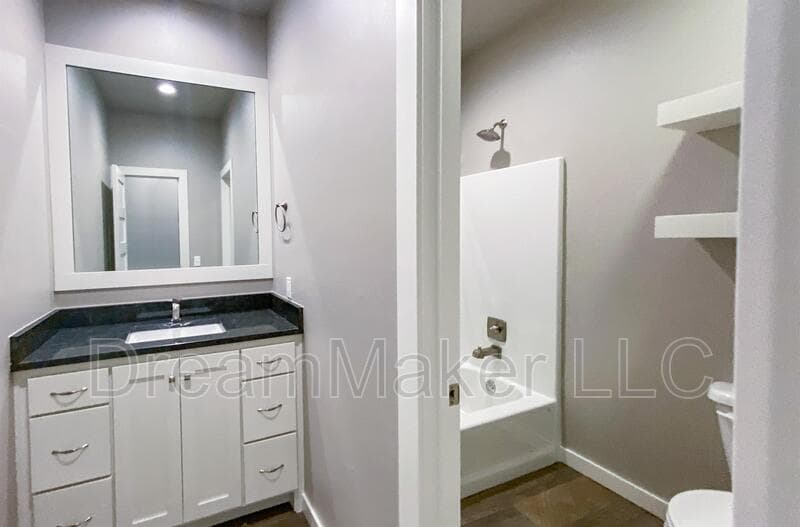 Goldsby House: 917 Apple Blossom Way