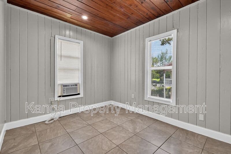 West Palm Beach Condo: 887 7th St