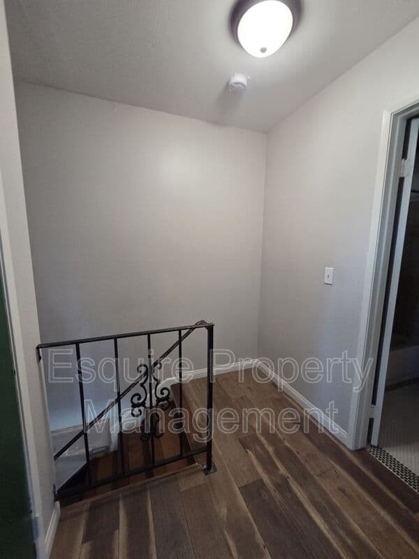 THOUSAND OAKS House: 646 AVENIDA DE LA PLATA
